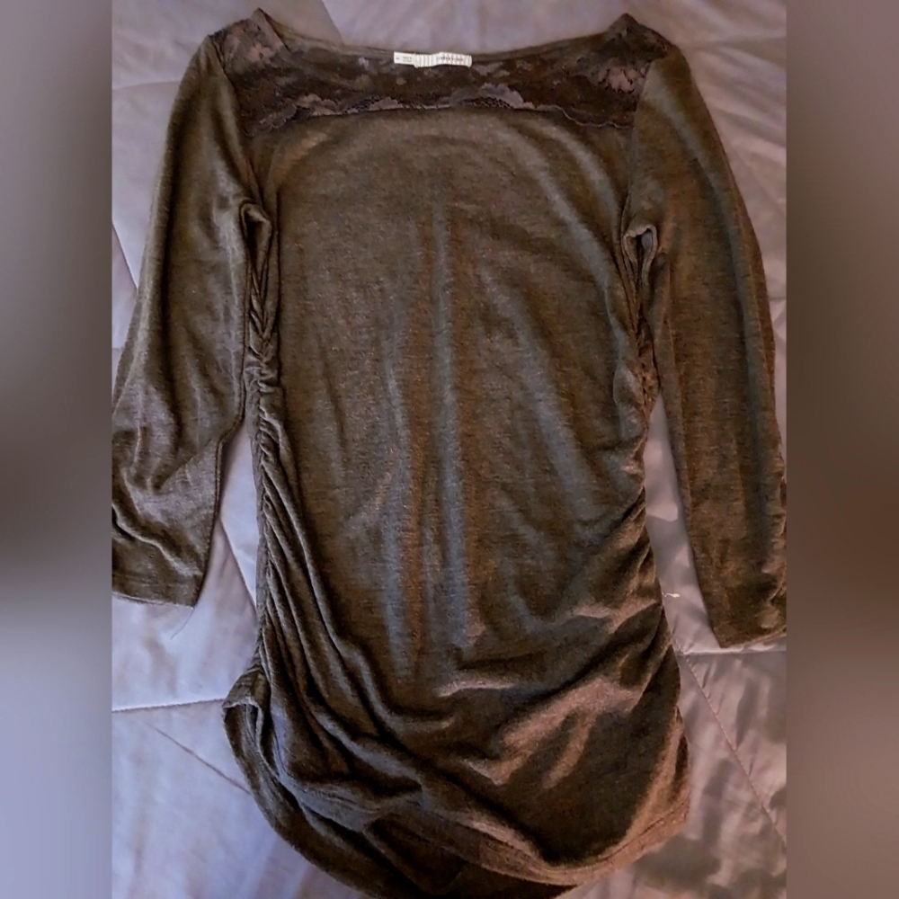 Elegant Lace Trim Gray Top Medium